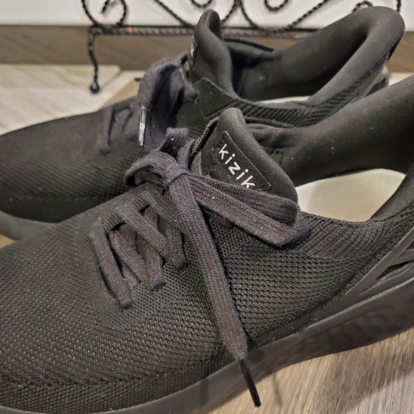 Kizik Unisex Athens Black Sneakers Hands Free Lightweight Comfort - Picture 1 of 11